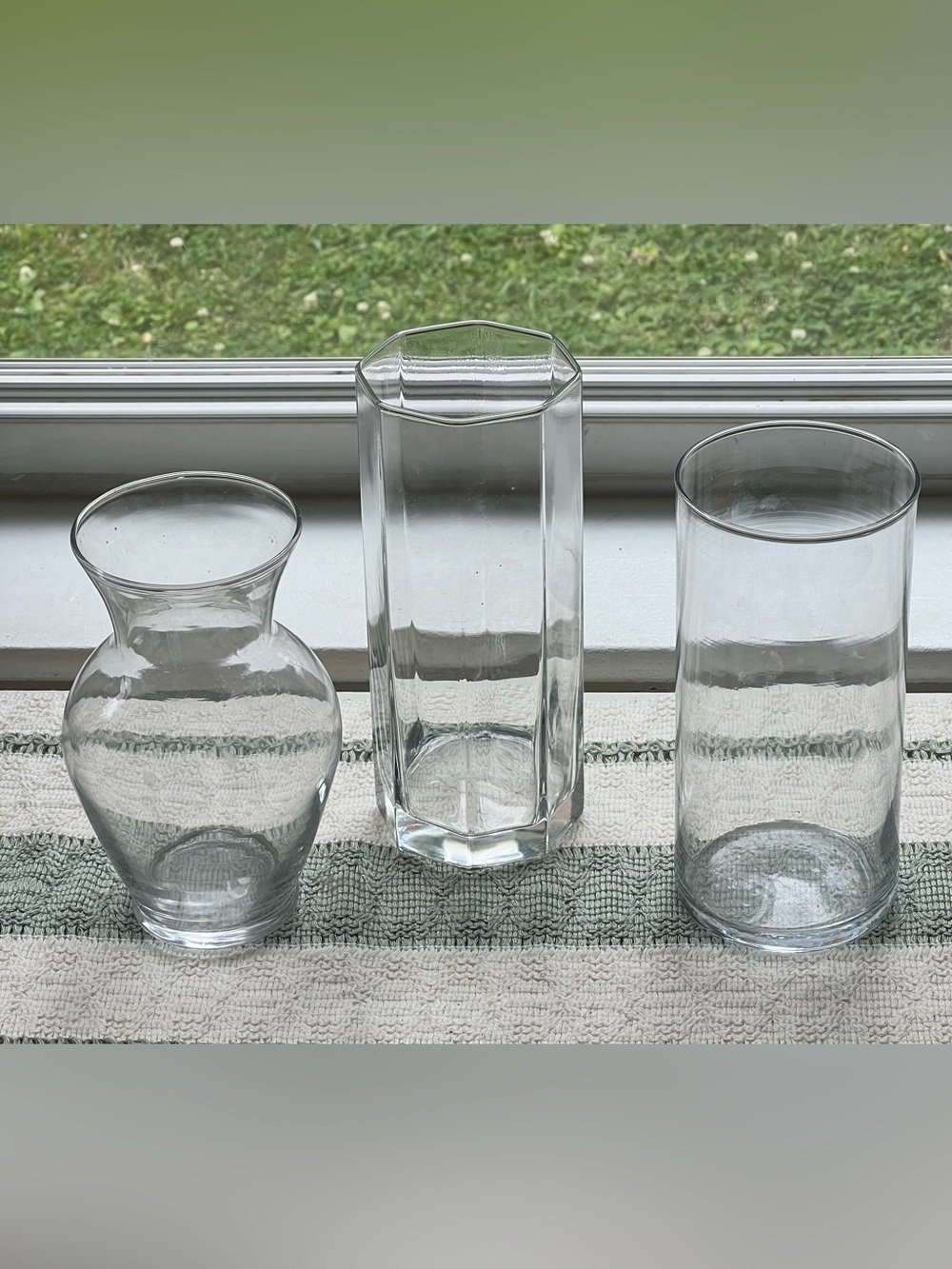 Set of 3 Clear Glass Vases